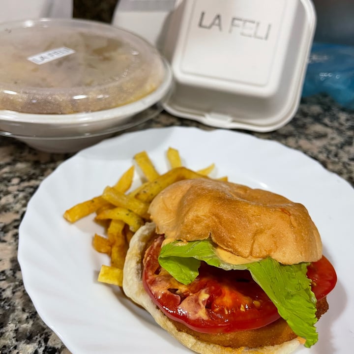 photo of LA FELI La de pollo sin pollo shared by @gabi1603 on  10 Jun 2022 - review