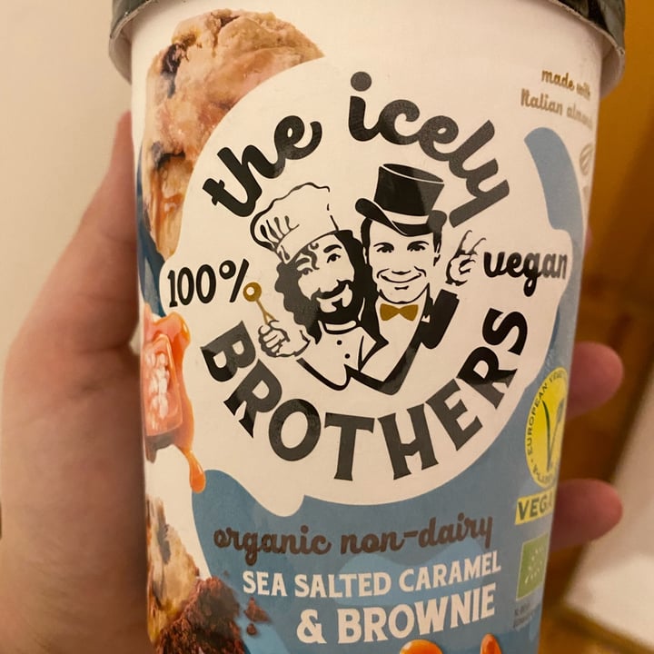 photo of The Icely Brothers Sea Salted Caramel & Brownie shared by @kitsunemaeuschen on  27 Mar 2022 - review