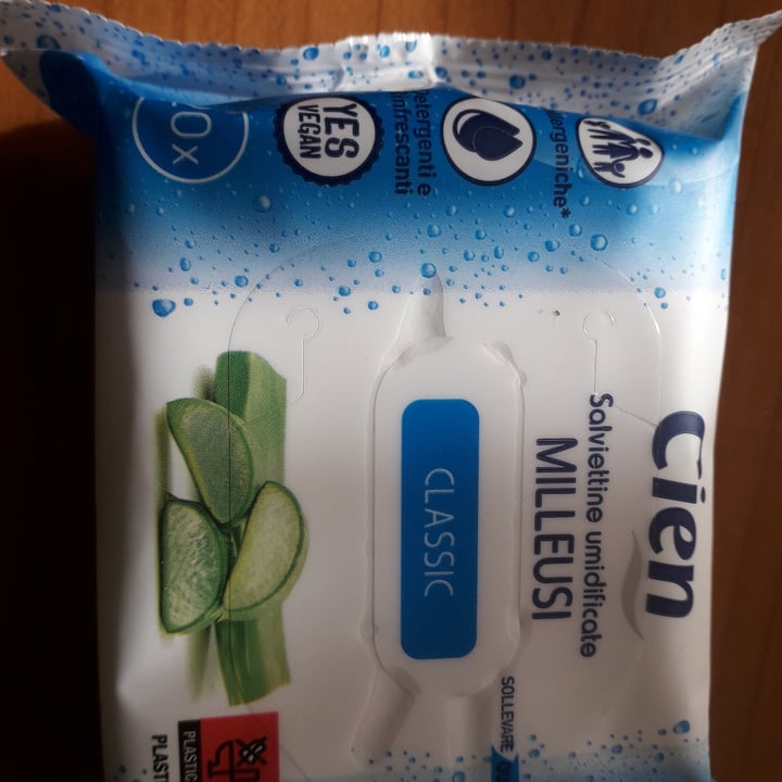 photo of Cien Salviette umidificate shared by @elenabra71 on  09 Apr 2022 - review