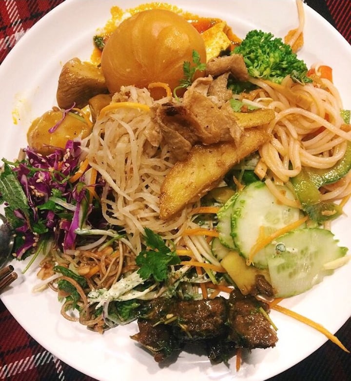 photo of Chay An Lạc 109 Trần Hưng Đạo Hà nội Vegan buffet shared by @iammai143 on  27 May 2019 - review