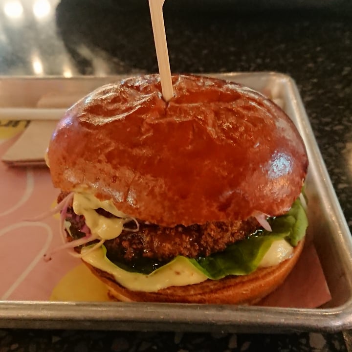 photo of The Vurger Co Canary Wharf Hunny 'Chicken' Burger shared by @sunmoony on  10 Feb 2022 - review