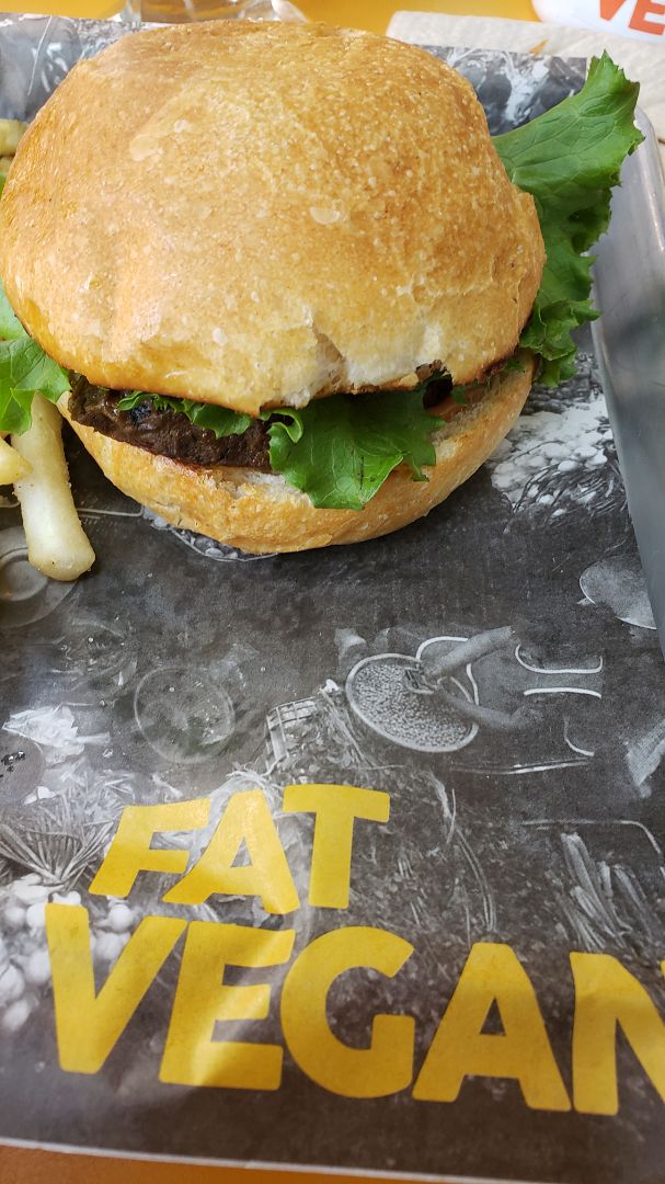 photo of Fat Vegan Hamburguesa Fat shared by @blankapola on  19 Feb 2020 - review
