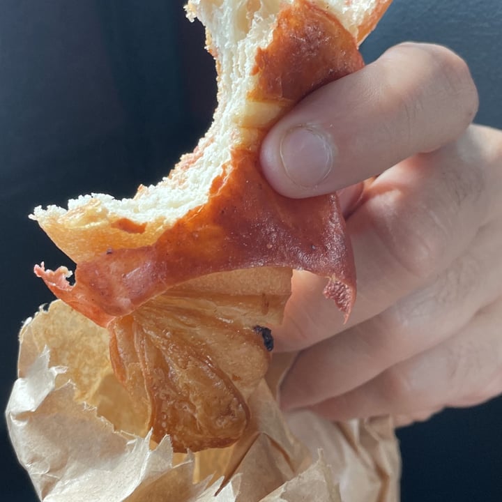 review photo of Le Pain Quotidien Croissant shared by @lnalvarenga on 08 Jul 2022 - review