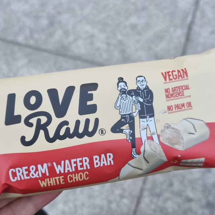 review photo of LoveRaw Cre&m Wafer Bar White Choc shared by @larsam on 13 May 2022 - review