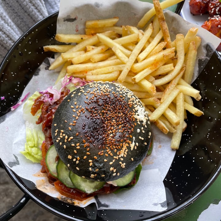 review photo of Veganda BBQ Burger shared by @lakoalabooty on 05 Aug 2021 - review