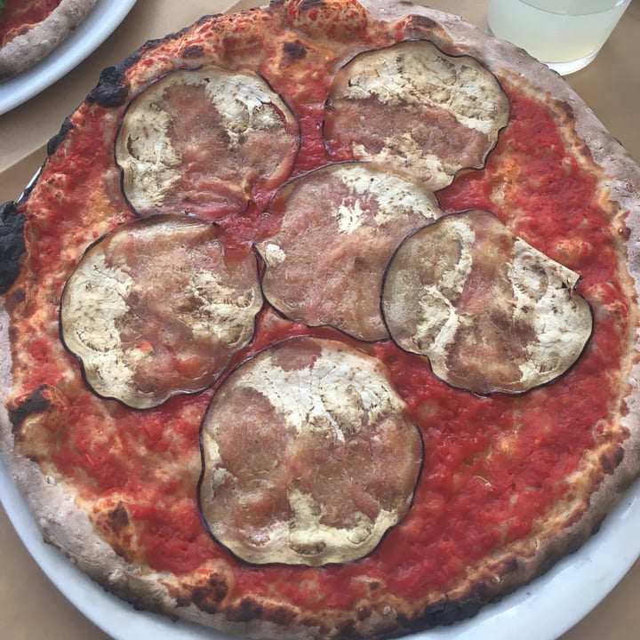 photo of Pizzeria La Corte Pizza nuove cereali Melanzane senza formaggio shared by @veganpassion on  02 Oct 2021 - review