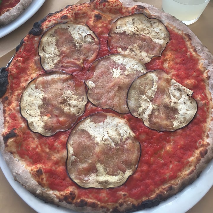 review photo of Pizzeria La Corte Pizza nuove cereali Melanzane senza formaggio shared by @veganpassion on 02 Oct 2021 - review