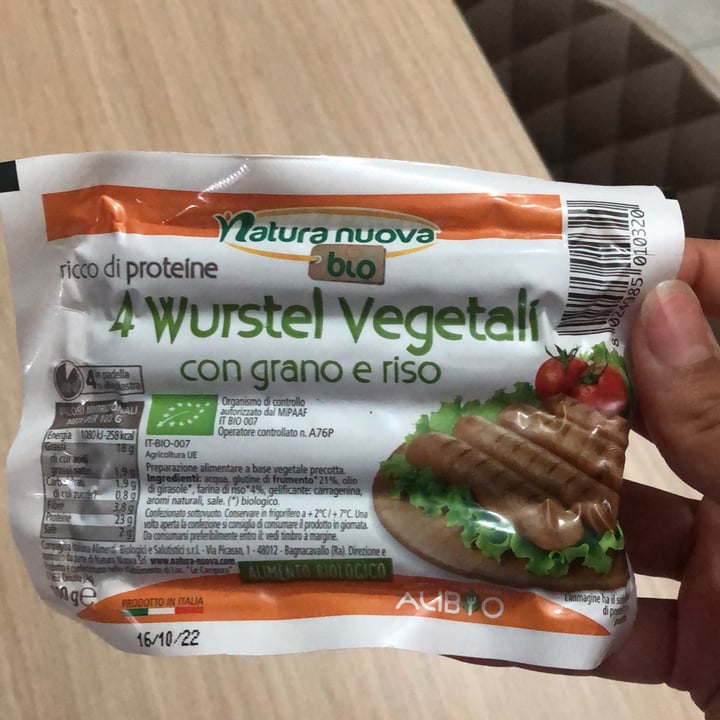 review photo of Natura Nuova 4 wurstel vegetali con grano e riso shared by @marinachia on 11 Aug 2022 - review