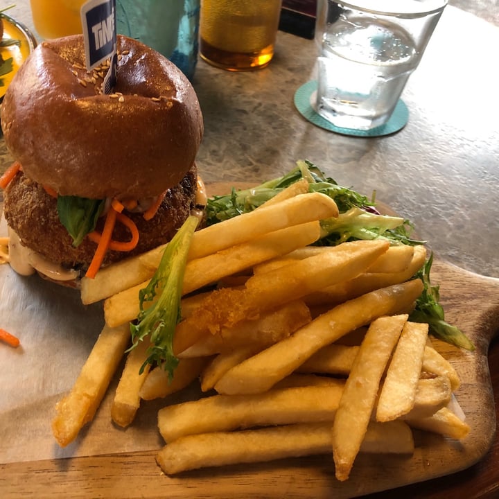 photo of CLOSED - Privé Clarke Quay Sweet & Sticky Panko-Crusted TiNDLE™ Burger shared by @livebylove on  02 May 2021 - review