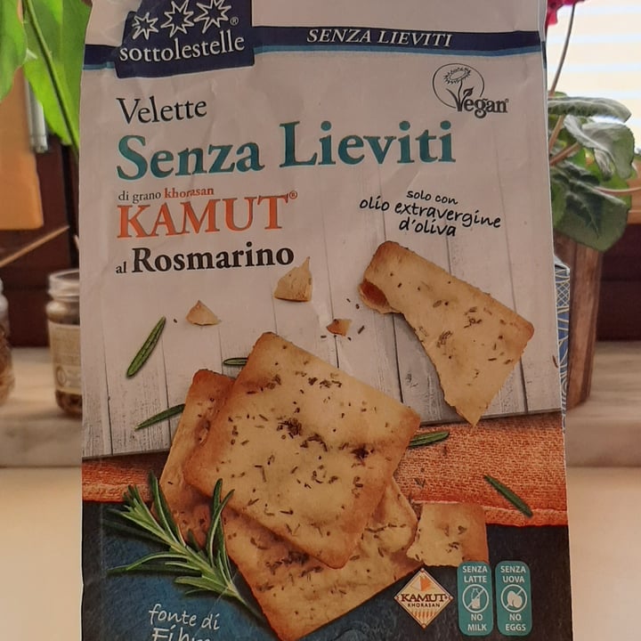 photo of Sottolestelle Velette senza lieviti di grano khorasan kamut al rosmarino shared by @alix89 on  16 Dec 2021 - review