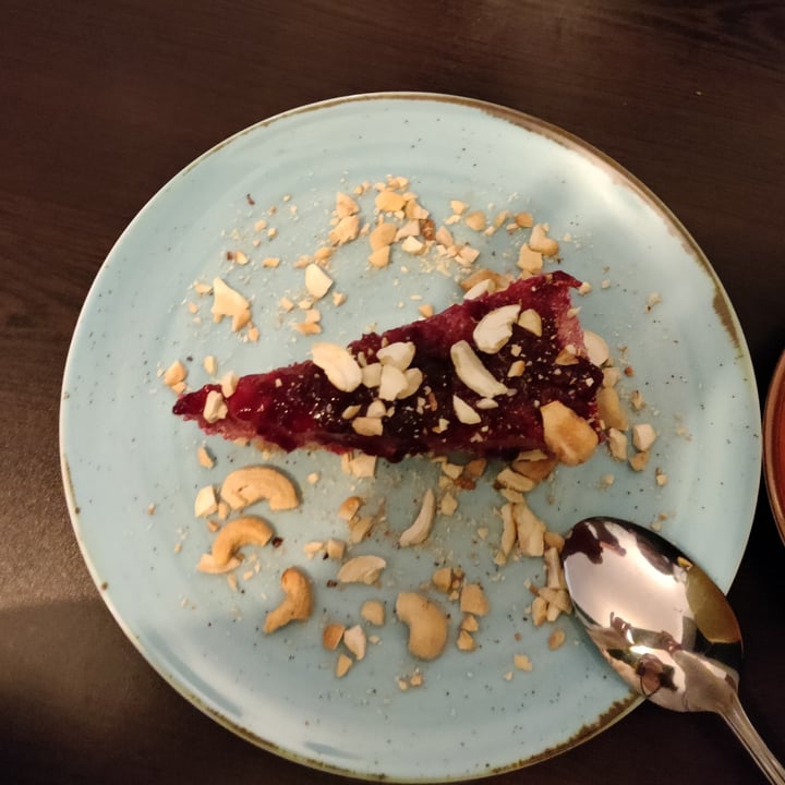 review photo of Kong - Food Made With Compassion Cheesecake frutti rossi shared by @michelabao on 16 Mar 2022 - review