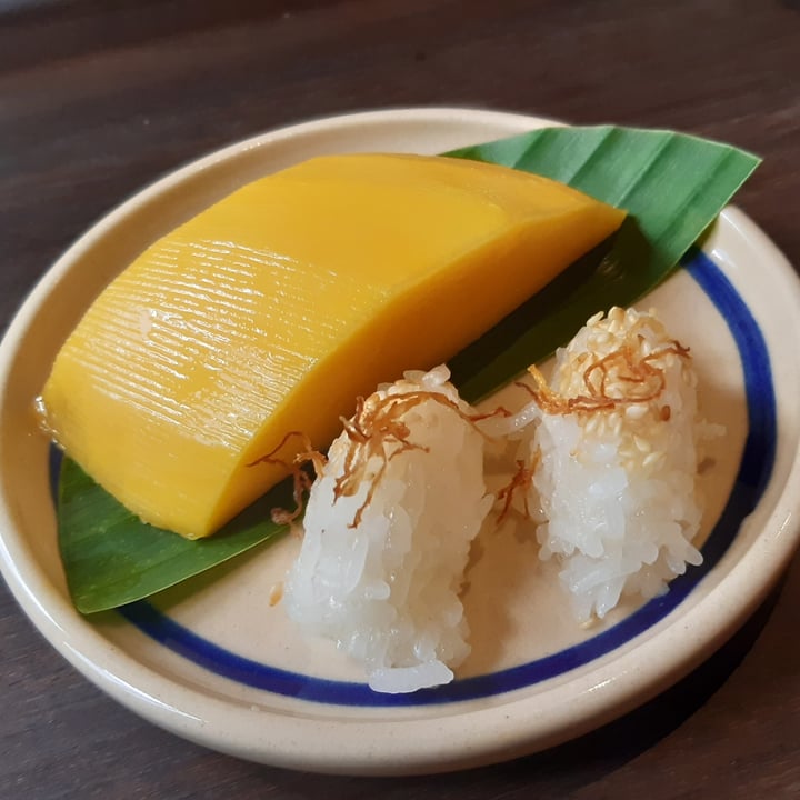 photo of Hum Vegetarian, Café & Restaurant Mango and rice with coconut milk shared by @floriance on  23 Jul 2020 - review
