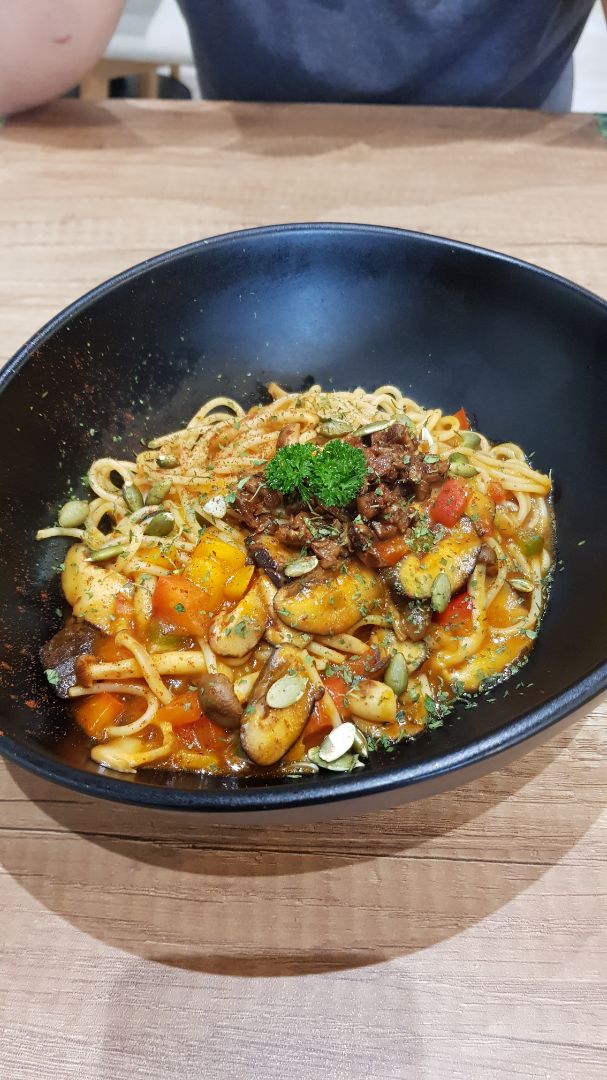 photo of Saute-San Minced Shroom Pumpkin Tomato Spaghetti shared by @whyjay on  22 Feb 2019 - review