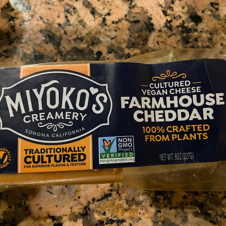 review photo of Miyoko's Creamery Cultured Vegan Farmhouse Cheddar Block shared by @vegan-leeds on 12 Dec 2021 - review