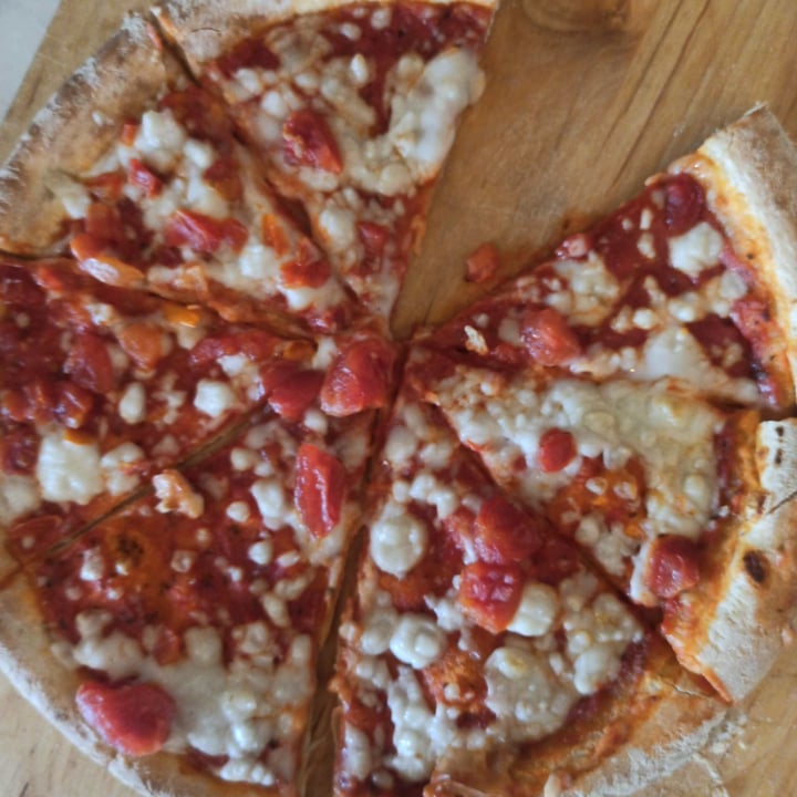 review photo of Pizza roncadin Pizza margherita shared by @bitterness on 15 Apr 2022 - review