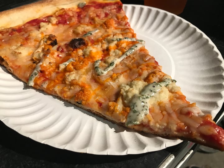 photo of Screamer's Pizzeria Buffalo Cauliflower Slice shared by @veganpizzalover on  31 May 2018 - review