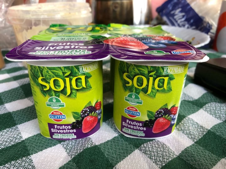 photo of Hacendado Yogurt de Soja Frutos Silvestres shared by @anaiturrizar on  17 Jul 2019 - review