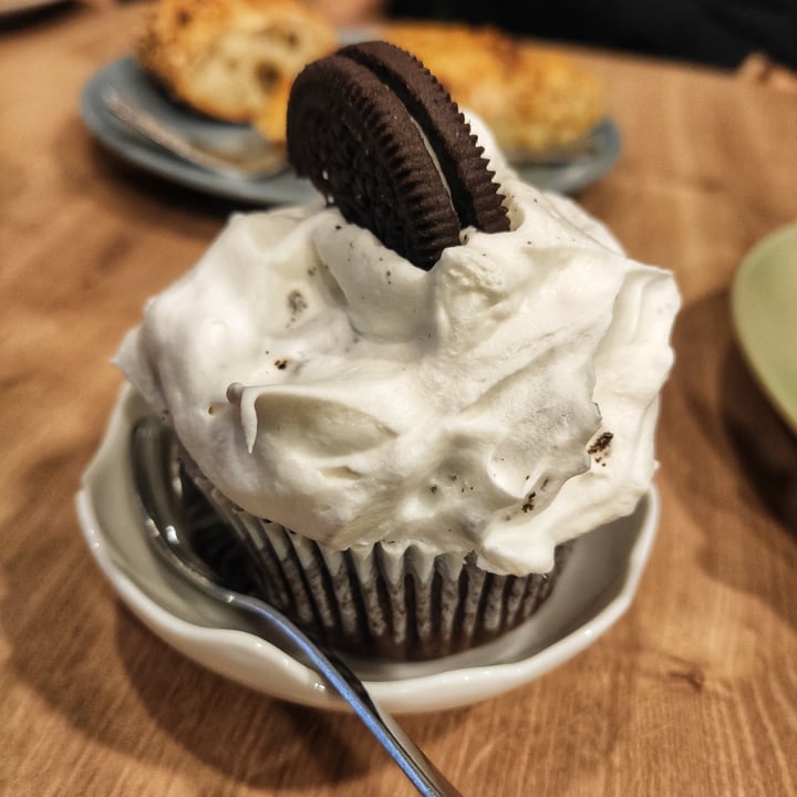 photo of Bohemian Lane Pastelería Vegana cupcake oreo shared by @bettt on  18 Aug 2022 - review