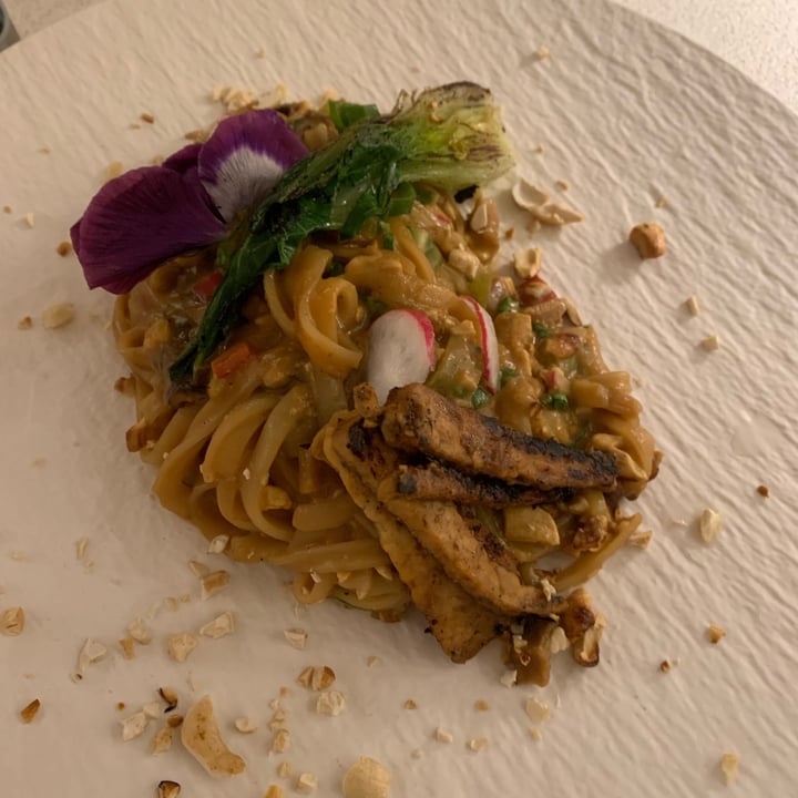 photo of MUDRÁ Plant Based - Madrid Noodles asiáticos shared by @elyqs on  28 May 2022 - review