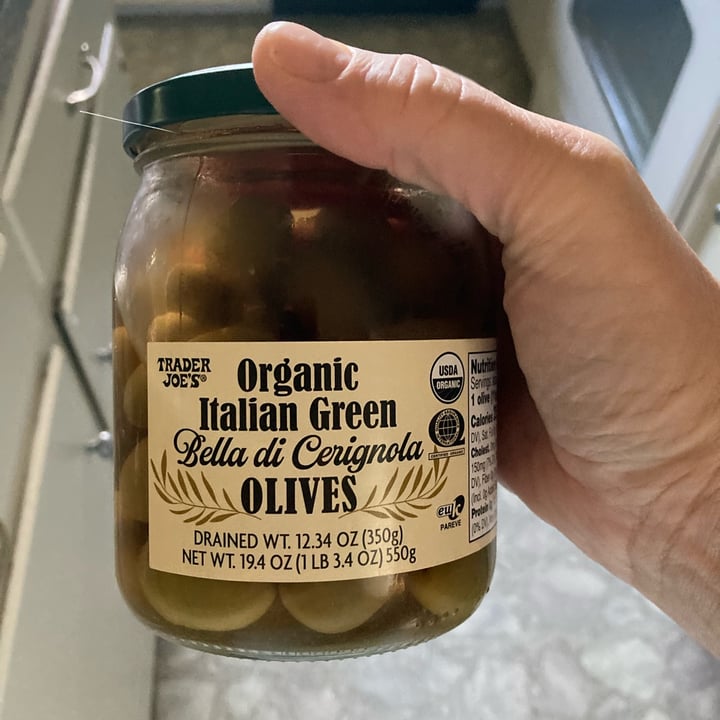photo of Trader Joe's Organic green Bella  di cerignola olives shared by @piggiesarelove on  29 May 2022 - review
