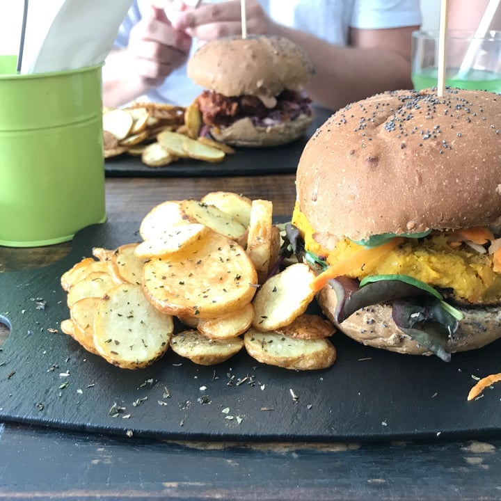 photo of Foam and Fork Gzira Spicy chickpea burger shared by @tschulieeee on  26 May 2020 - review