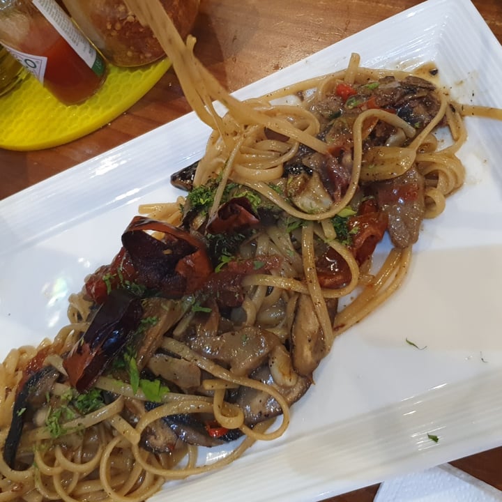 photo of ZAZZ Pizza Vegan Linguine Aglio Olio shared by @ravi-gopalan on  16 May 2022 - review