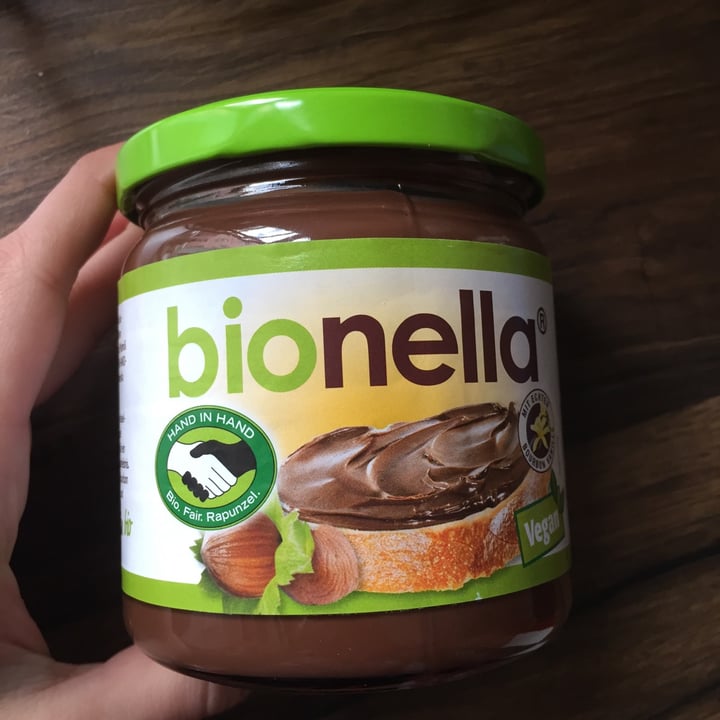 photo of Bionella Bionella Chocolate Spread Nuss-Nougat-Creme shared by @vittoriaoria on  03 Apr 2022 - review