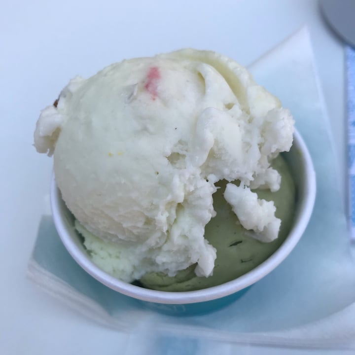 photo of Alaska gelato pistacchio e pinacolada shared by @sdrinc on  26 Jun 2022 - review