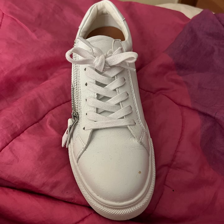 review photo of Zeroe Zeroe white sneaker shared by @ronirios on 10 Nov 2022 - review