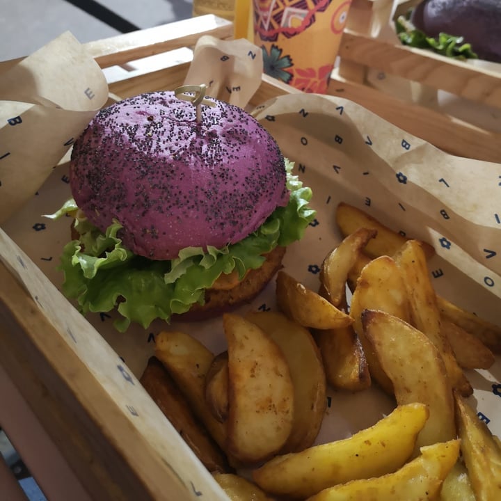 photo of Flower Burger Butterfly Burger shared by @frazaffa on  03 Dec 2021 - review