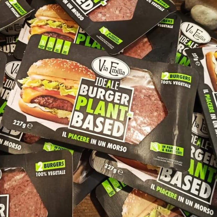 review photo of Via emilia Burger plant based shared by @labiottega on 12 Sep 2021 - review
