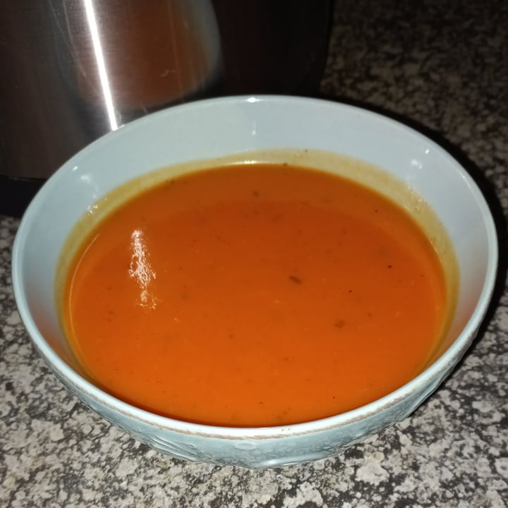 photo of Woolworths Food Tomato soup shared by @ronelle on  21 Aug 2021 - review