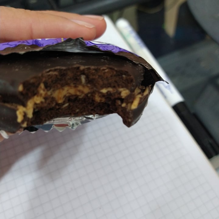 photo of Animal kind Alfajor Con Manteca De Mani shared by @marianveg on  07 Jun 2022 - review