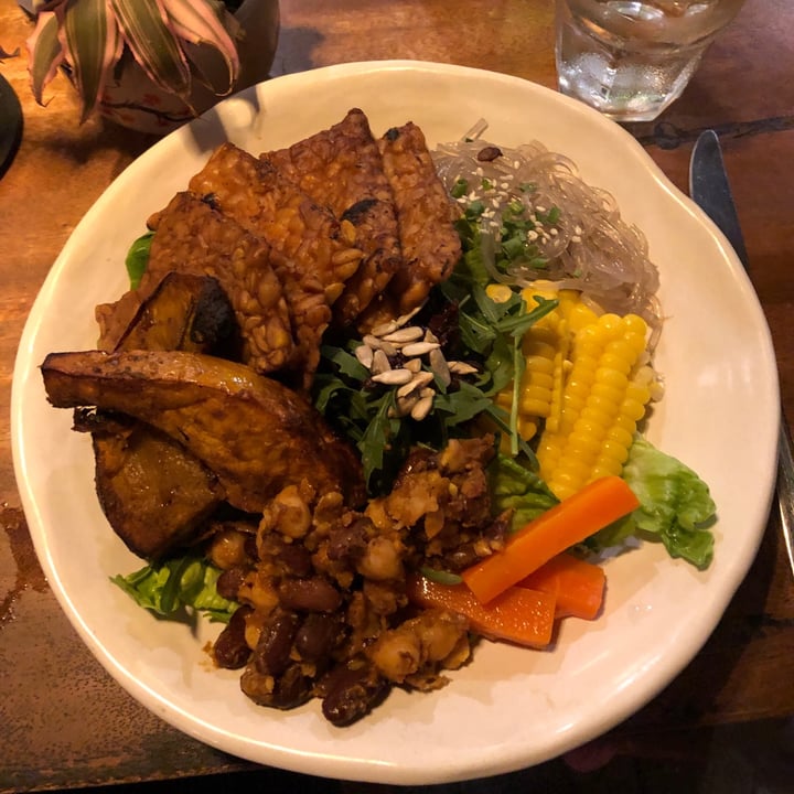 photo of Manggis in Canggu House Salad Bowl shared by @baliveganclub on  02 Oct 2020 - review