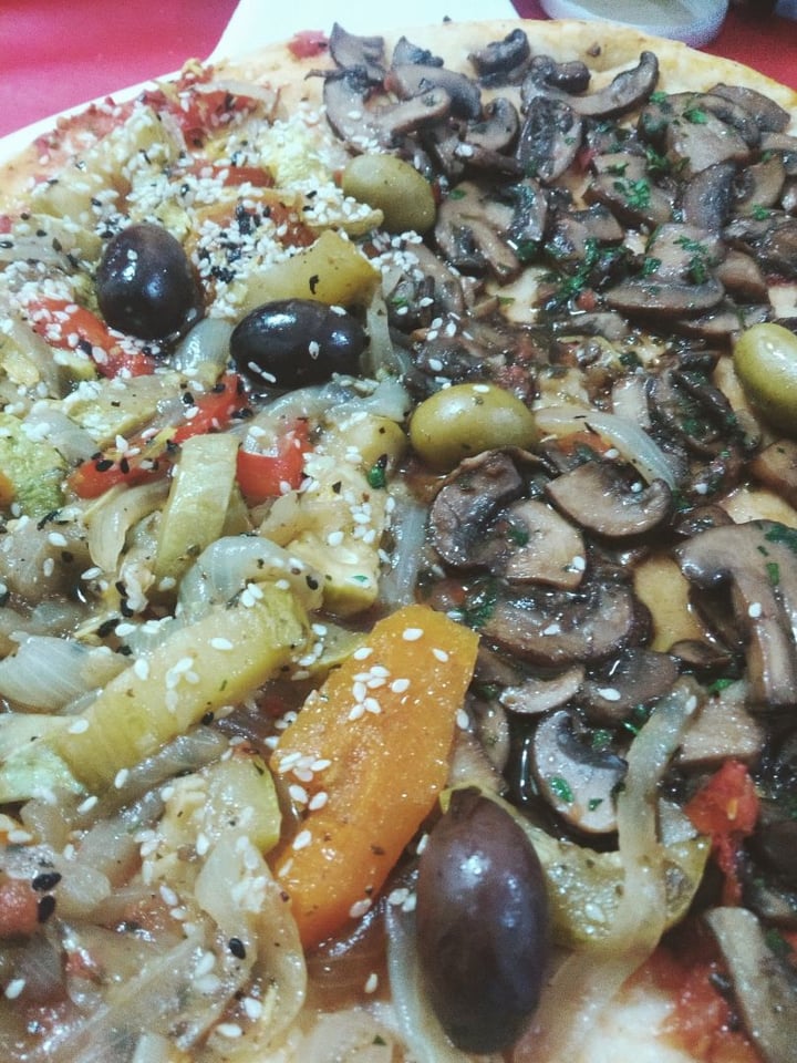 photo of Greda Pizza De Champiñones Y Verduras Salteadas shared by @sofiamar on  09 Nov 2019 - review