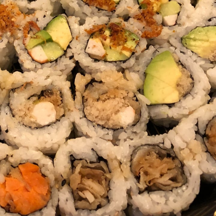 photo of Tenon Vegan Sushi King Mushroom Roll shared by @helloitsme on  03 Jan 2022 - review