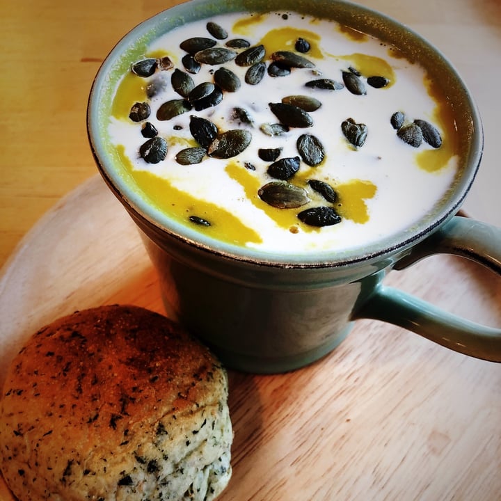 review photo of Theera Healthy Bake Room Pumpkin soup With Vegan Spinach Roll shared by @yin on 21 Aug 2020 - review