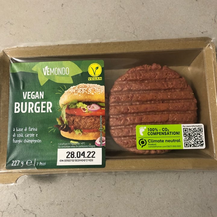review photo of Vemondo Vegan Burger a base di farina di soia, carote e funghi champignon shared by @giorgiar on 28 Apr 2022 - review