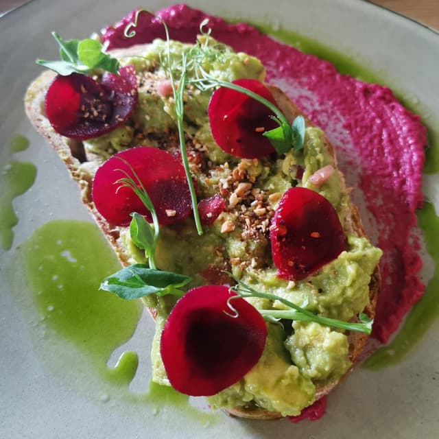 Foto do prato “Vegan Avocado Toast”