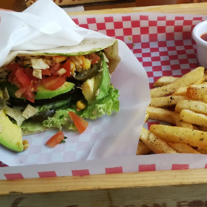 photo of Maha Vegan Food Hamburguesa mexicana shared by @angelmt0927 on  04 Jan 2021 - review