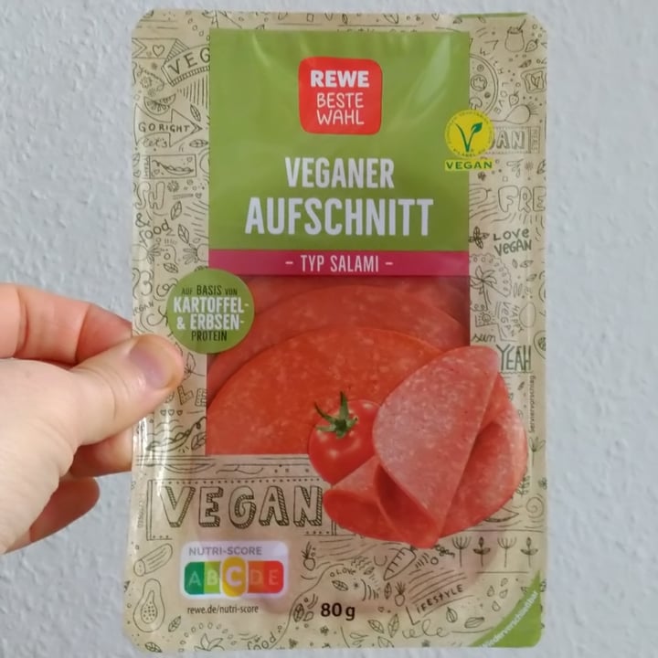 photo of REWE Beste Wahl Veganer Aufschnitt - Typ Salami shared by @marcosfeminella on  15 Feb 2022 - review