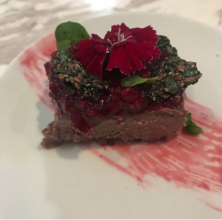 photo of Makeout Colombia Torta de chocolate crudivegana shared by @lizethjimenez on  28 Aug 2019 - review