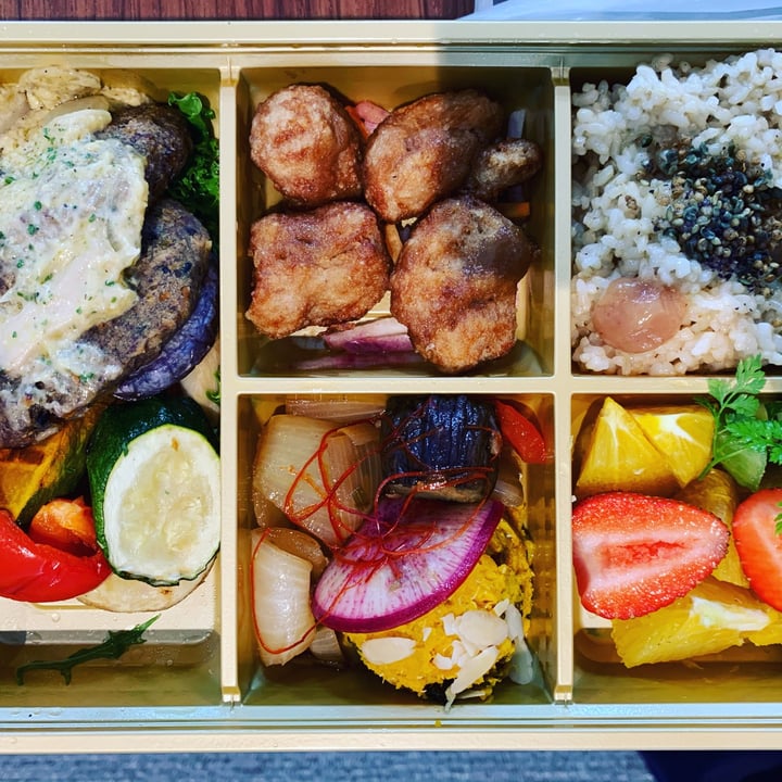 photo of CHAYA Natural & Wild Table Bento Deluxe shared by @proofofquack on  17 Sep 2020 - review