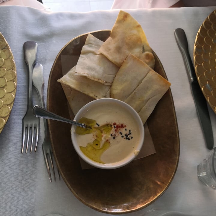 review photo of Le Serre by ViVi hummus di ceci shared by @ccate on 30 Apr 2022 - review