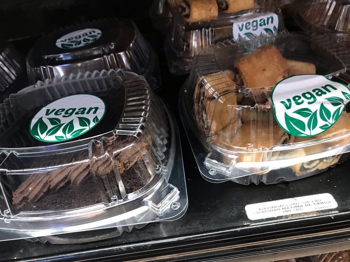 photo of Davis Food Co-op Homemade vegan Amazon Chocolate Cake shared by @alexbury on  24 Dec 2019 - review