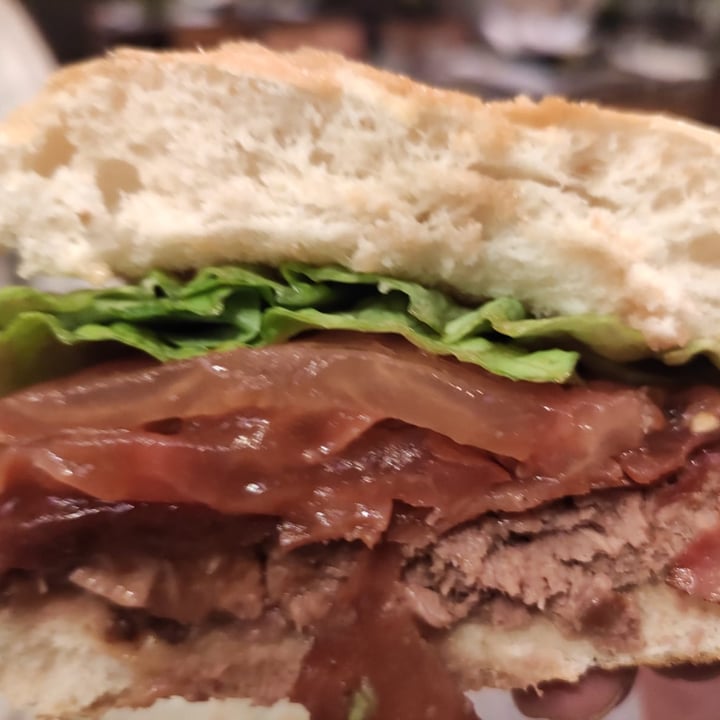 photo of Hamerica's Bacon burger shared by @sabrinataroni on  12 Dec 2021 - review