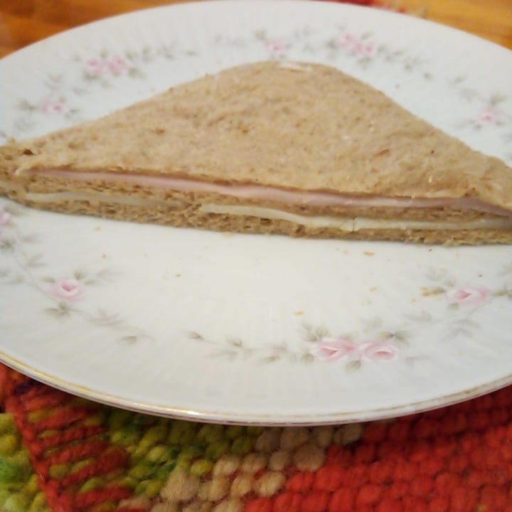 photo of Futuro Veggie Sándwich De Miga Jamón y Queso shared by @catx on  29 Jun 2021 - review