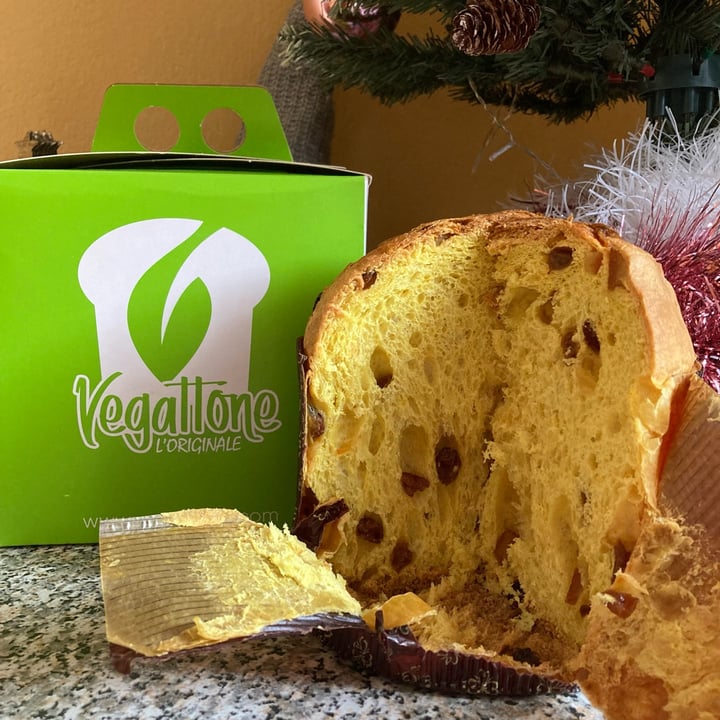 photo of Vegattone Il panettone vegano artigianale italiano  shared by @katerinadam on  26 Dec 2021 - review