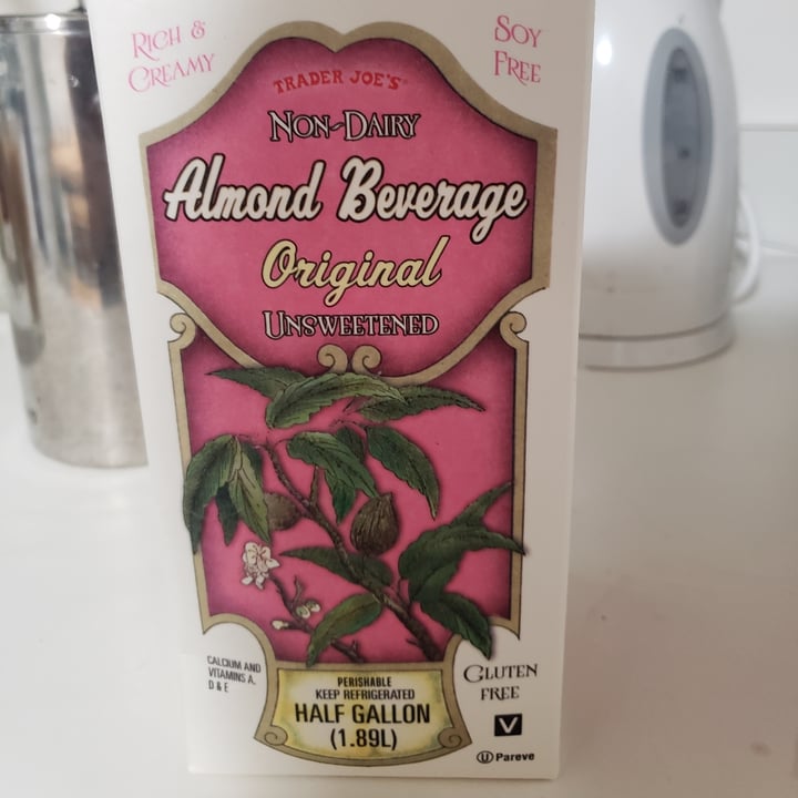 review photo of Trader Joe's Almond Beverage Unsweetened Original shared by @morganthevegan on 27 Oct 2020 - review