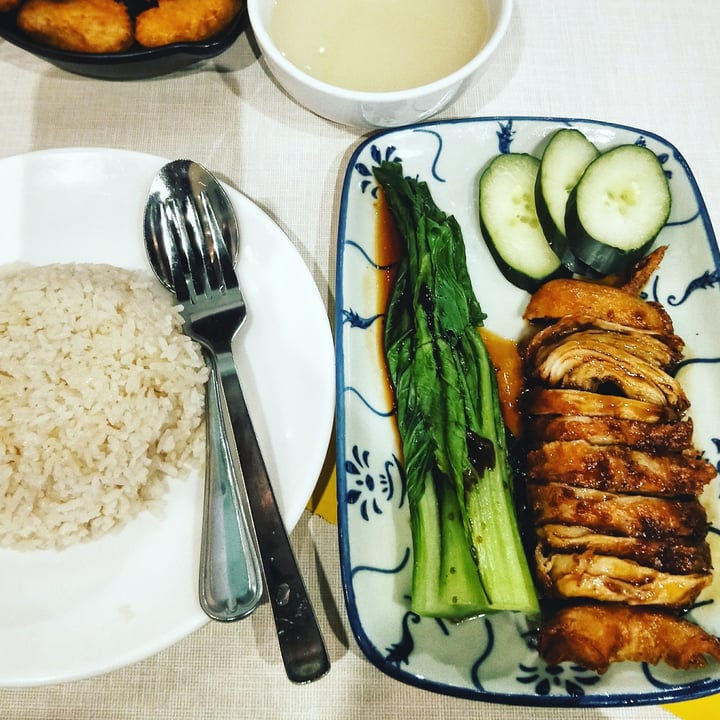 photo of D’Life Signature Chicken Rice shared by @singapovegan on  20 Mar 2021 - review